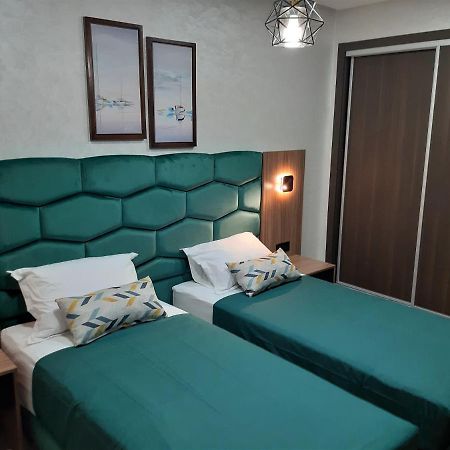 Appartement Pour Familles En Residence Avec Piscine Et Wifi Marrakesz Zewnętrze zdjęcie