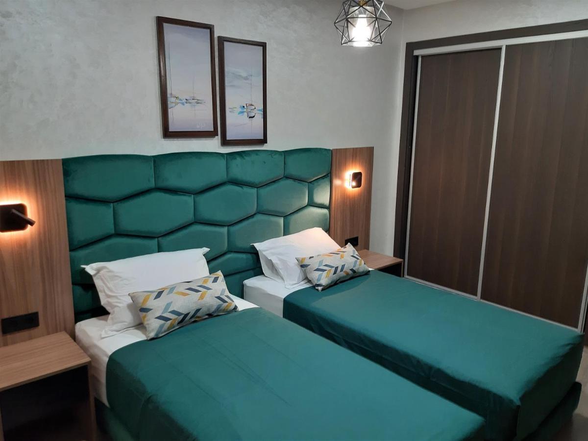 Appartement Pour Familles En Residence Avec Piscine Et Wifi Marrakesz Zewnętrze zdjęcie
